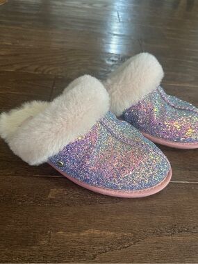UGG Womens Glitter Slip-On Slippers with Pink Faux Fur